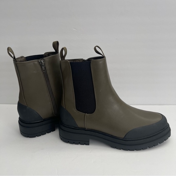 AE Chelsea Boots - Picture 1 of 5